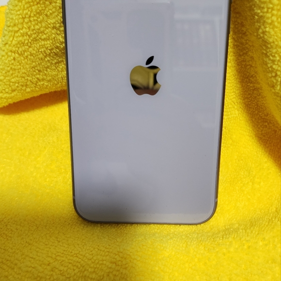 iPhone 11 Pearl White - Picture 7 of 10